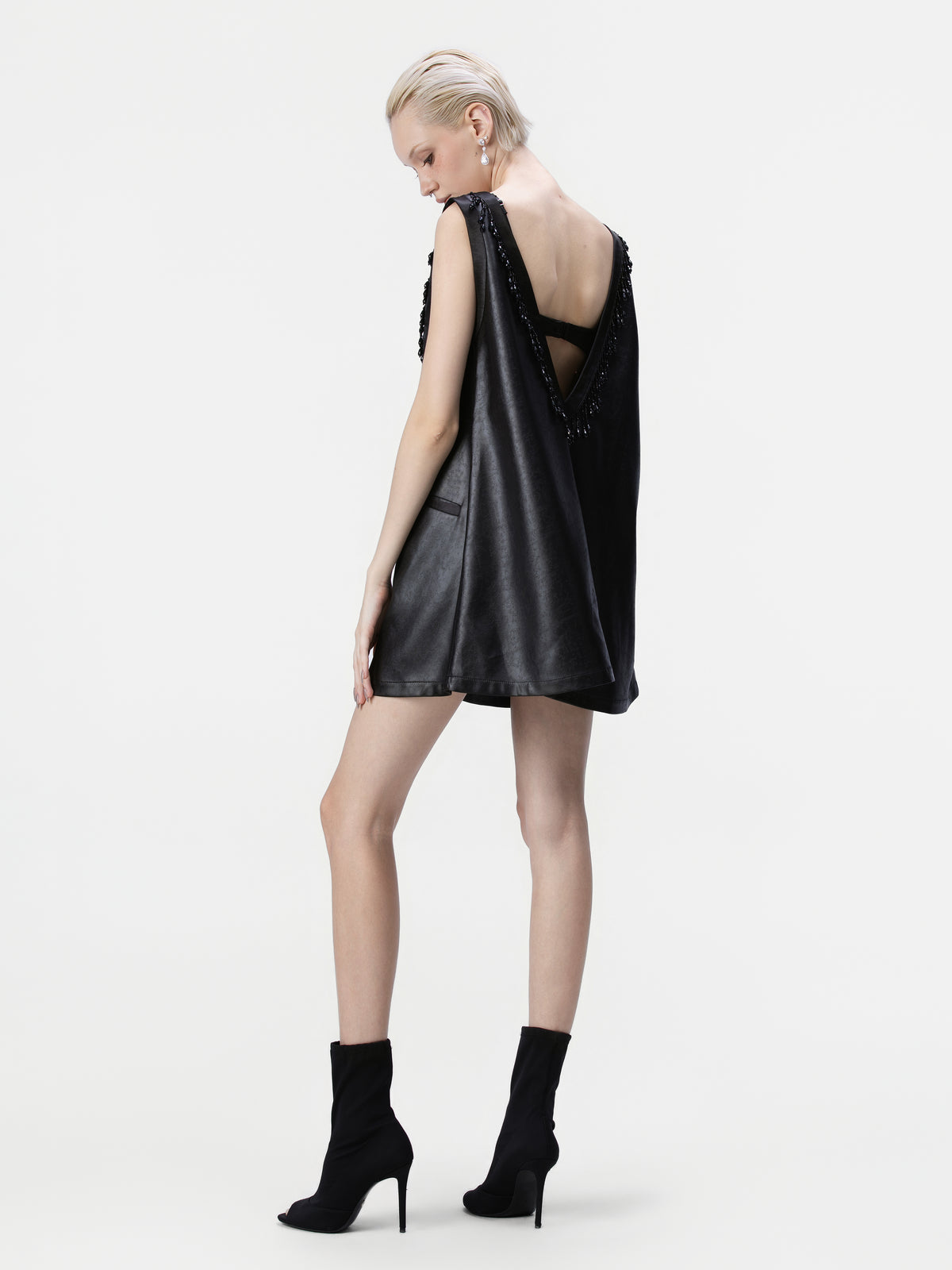 QUYCO Sleeveless V Neck Mini Dress