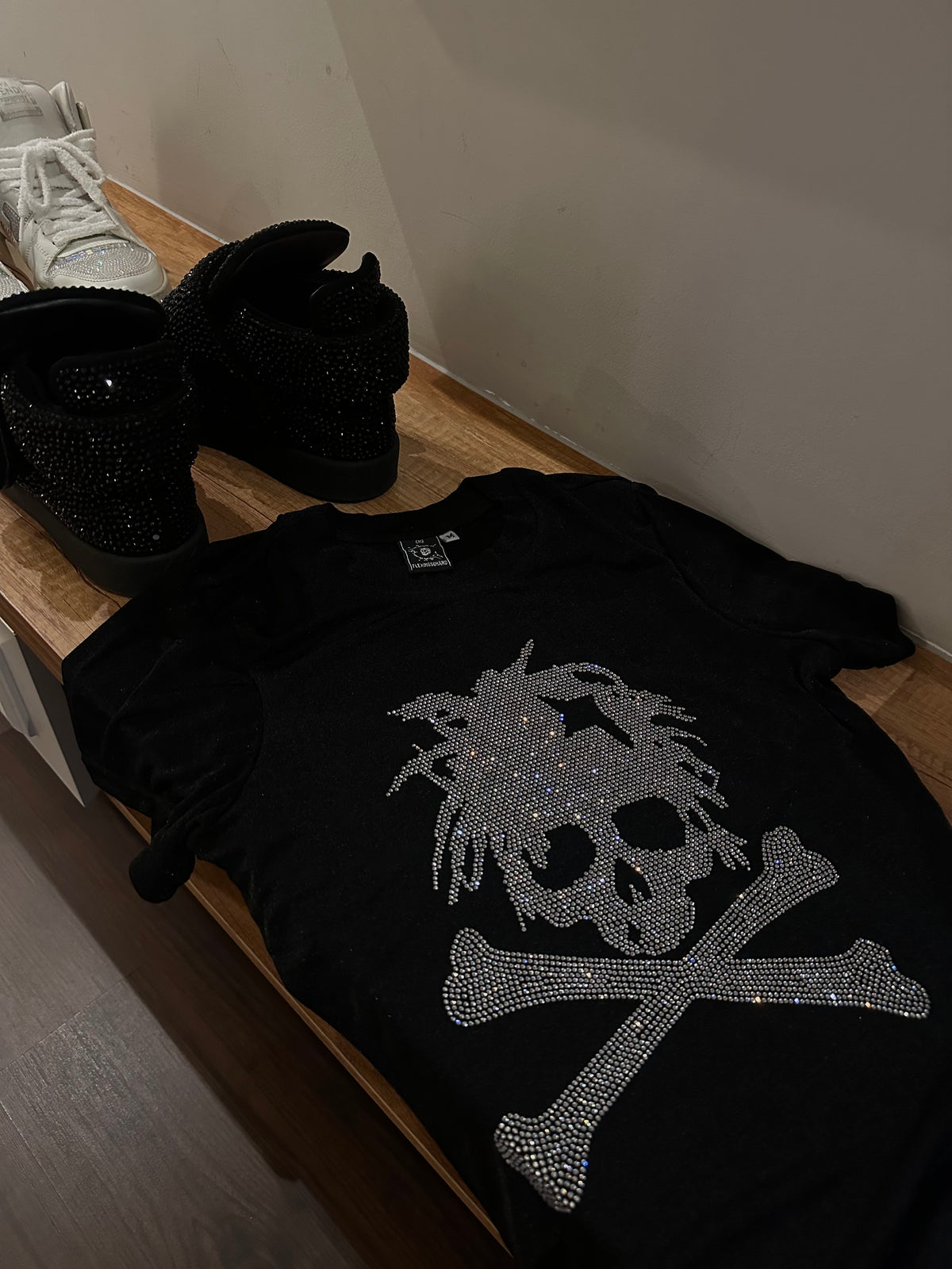 </2 SKULL RHINESTONES TSHIRT