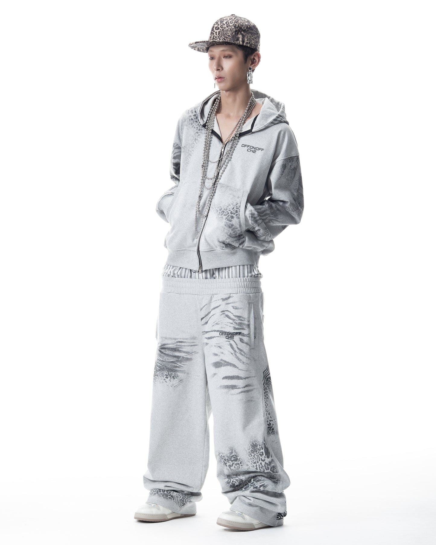 </2 CH2 X OFFONOFF SWEATPANTS