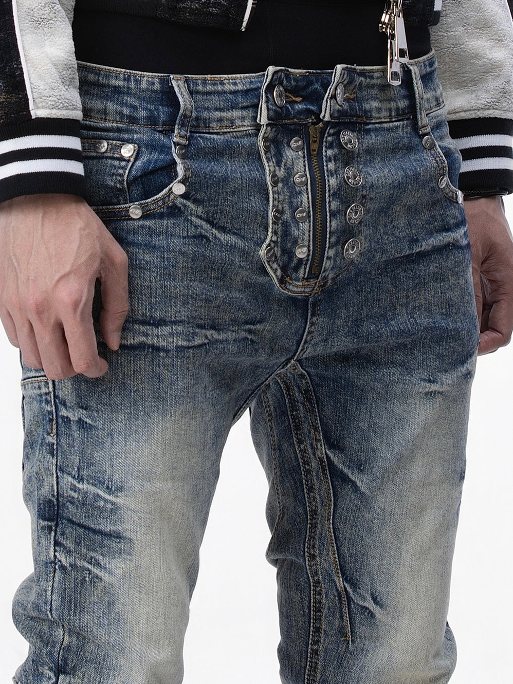 Double Closure Skinny Jeans