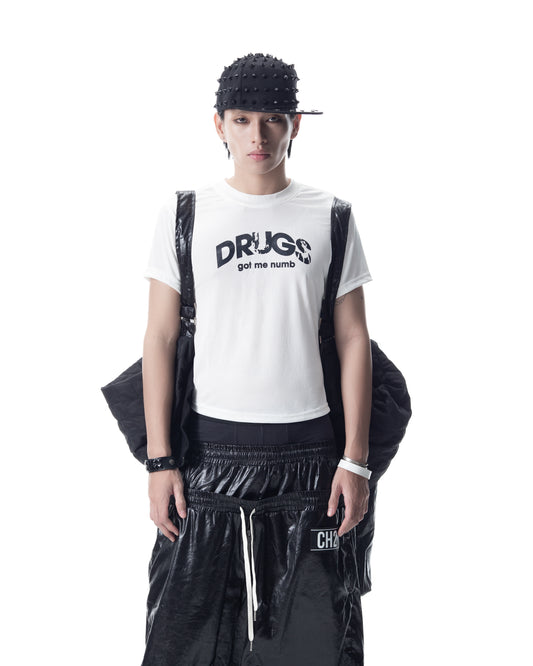 </2 DRUGS GOT ME NUMB TSHIRT
