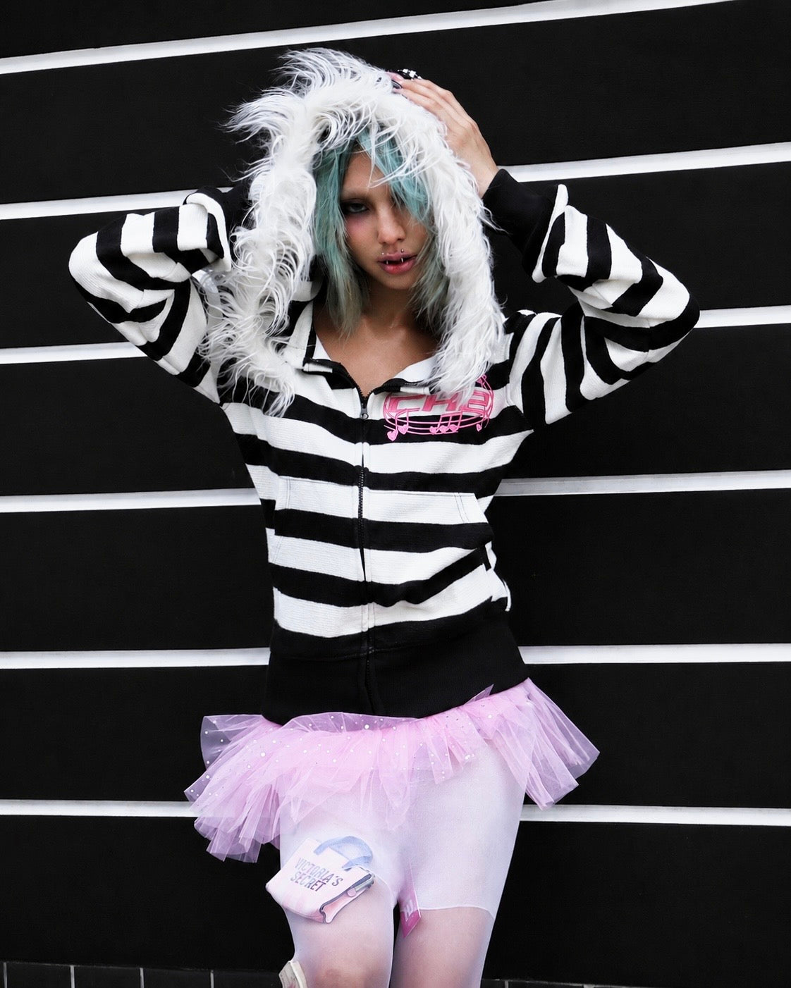 </2 STRIPED FUR ZIP UP HOODIE