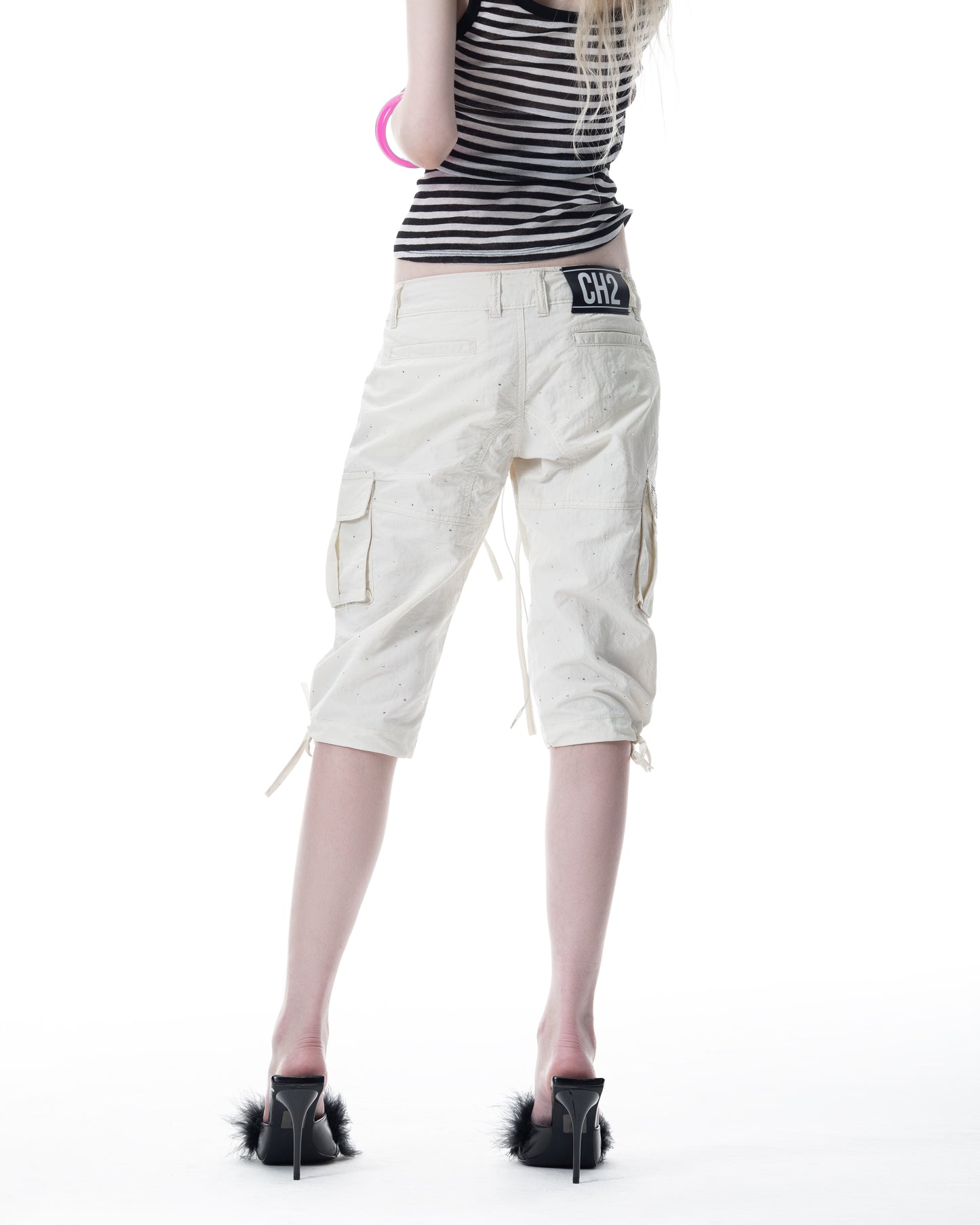 </2 WHITE RHINESTONES CARGO CAPRI TROUSERS