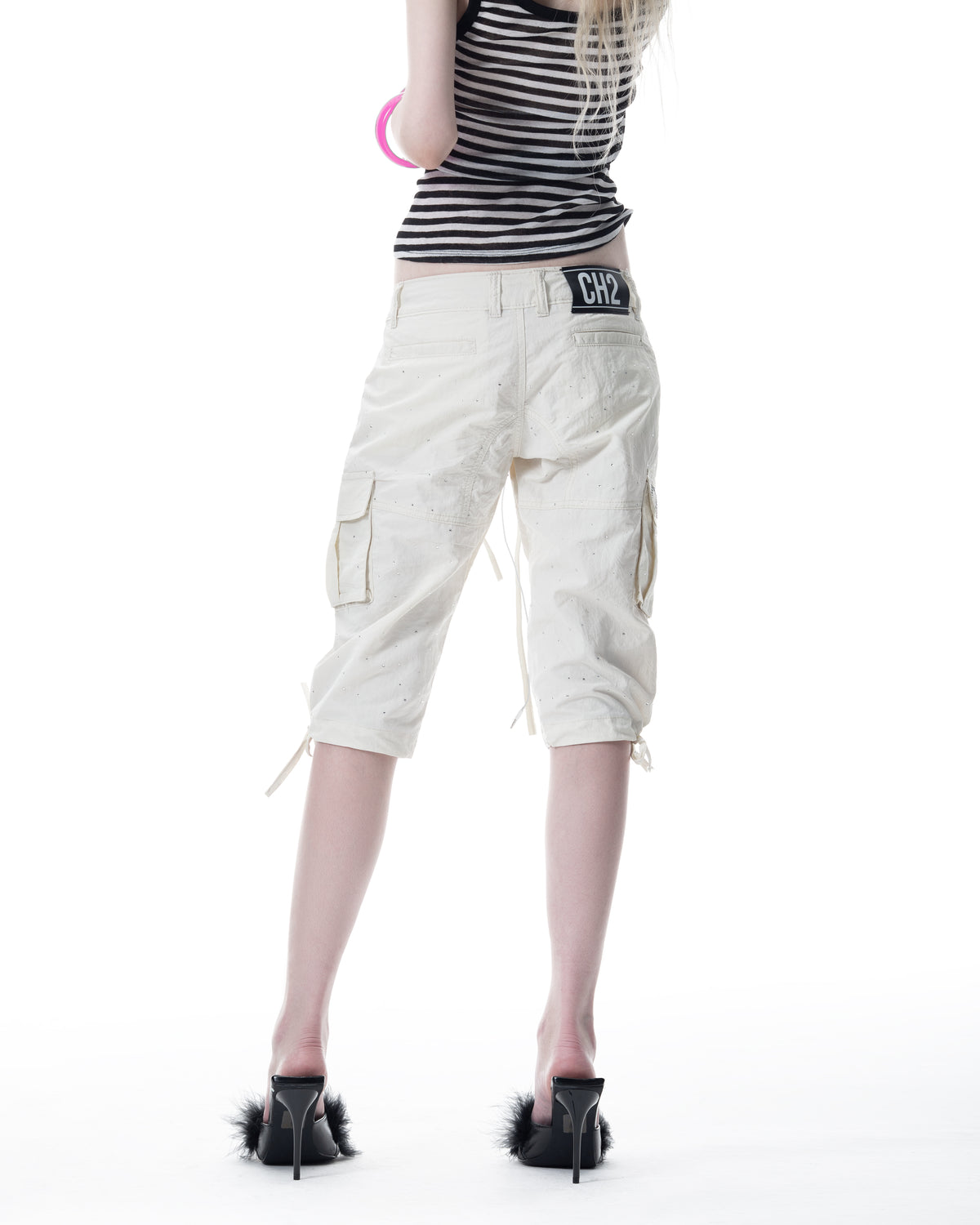 </2 WHITE RHINESTONES CARGO CAPRI TROUSERS