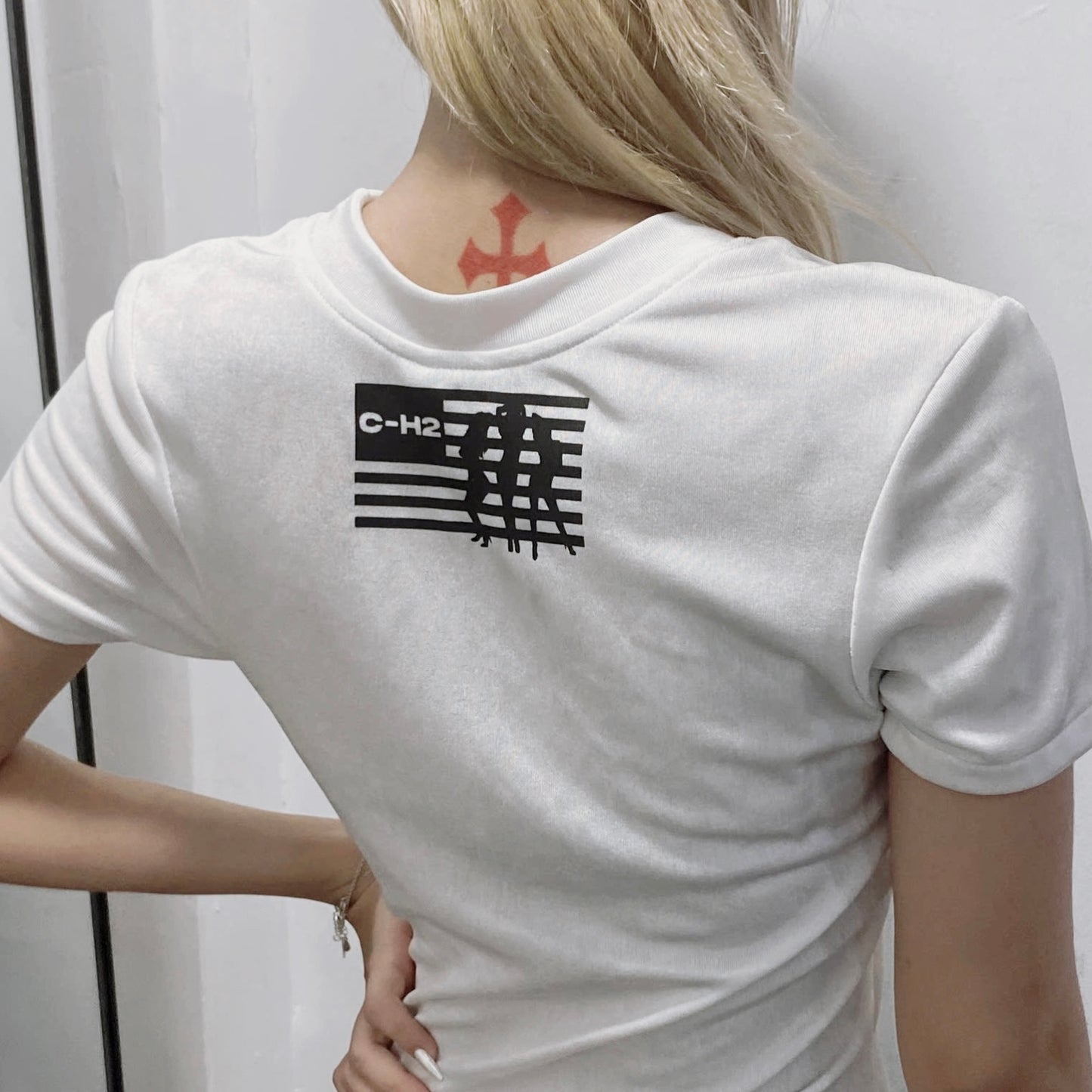 </2 DRUGS GOT ME NUMB TSHIRT
