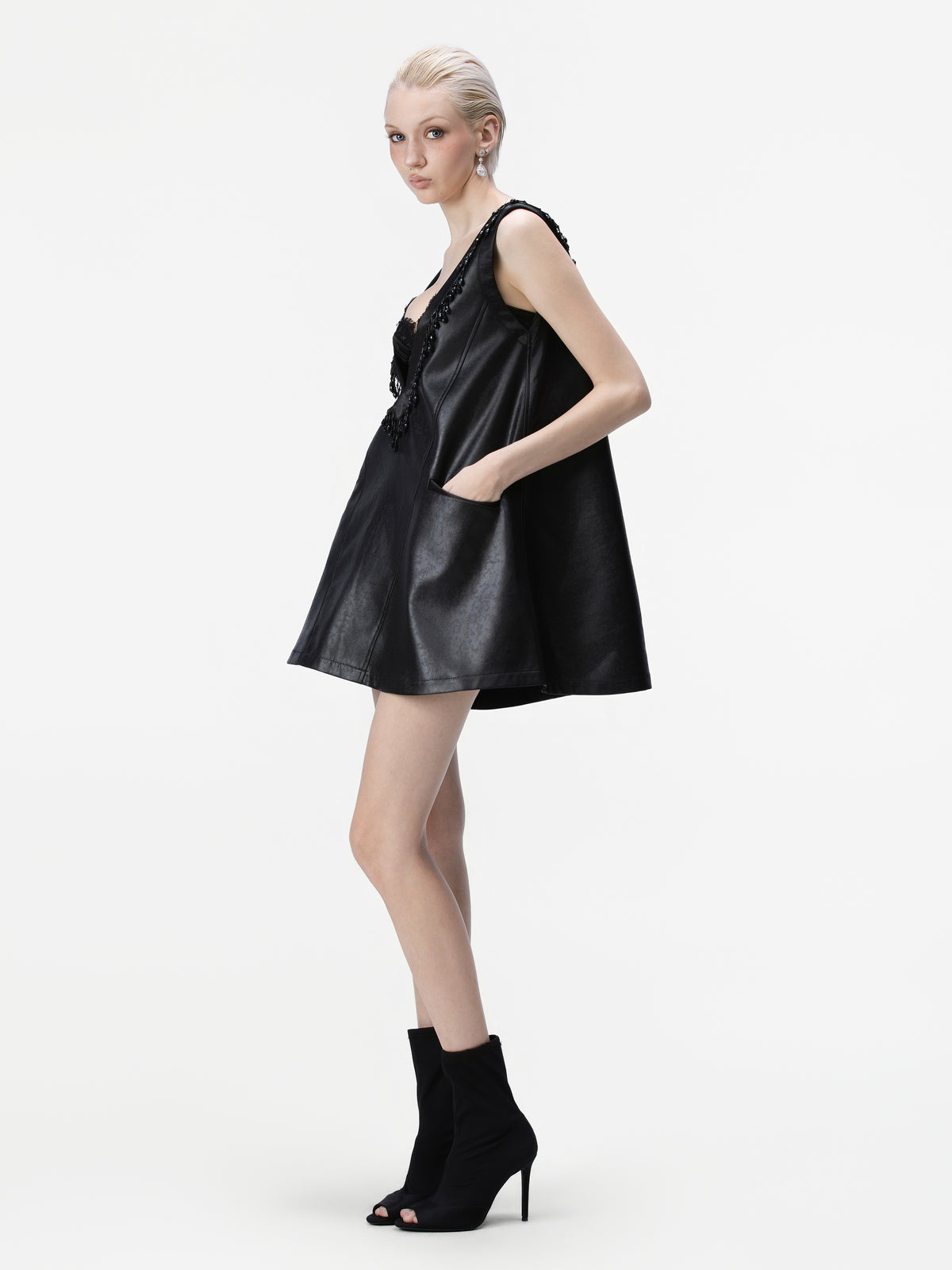 QUYCO Sleeveless V Neck Mini Dress