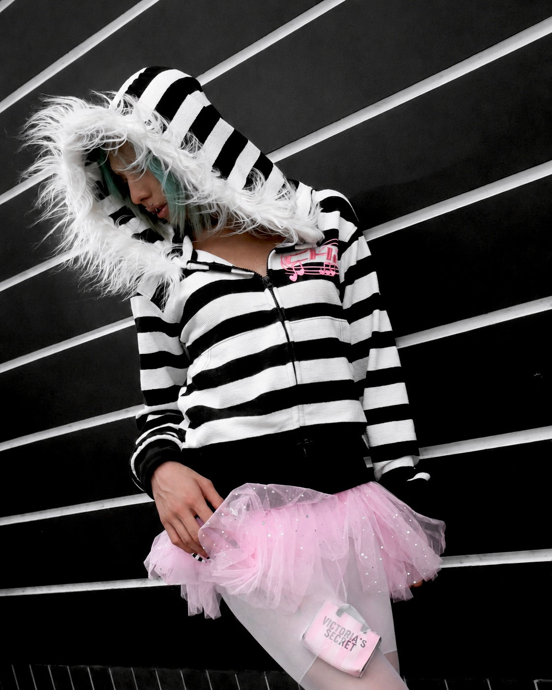 </2 STRIPED FUR ZIP UP HOODIE